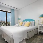 Elegance W/ Balcony & Pool By Lovelystay