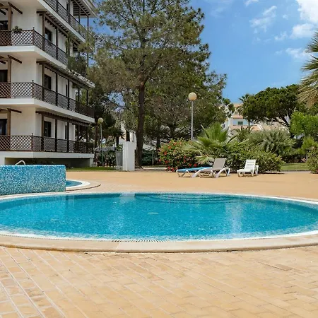 公寓 Elegance W/ Balcony & Pool By Lovelystay